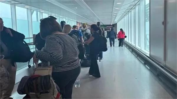 heathrow airport passengers