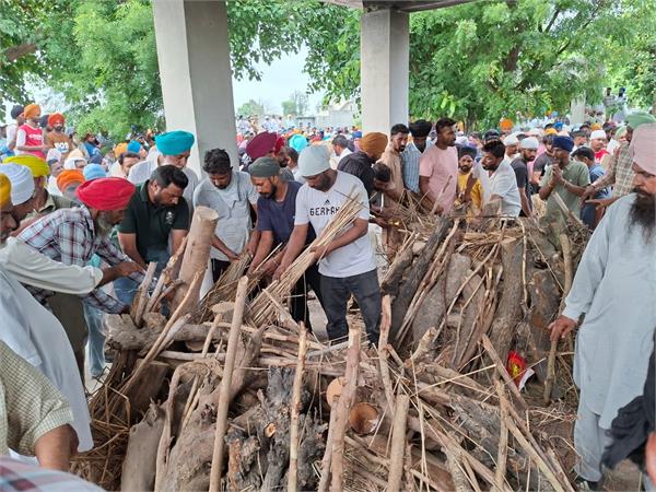 khanna accident cremation