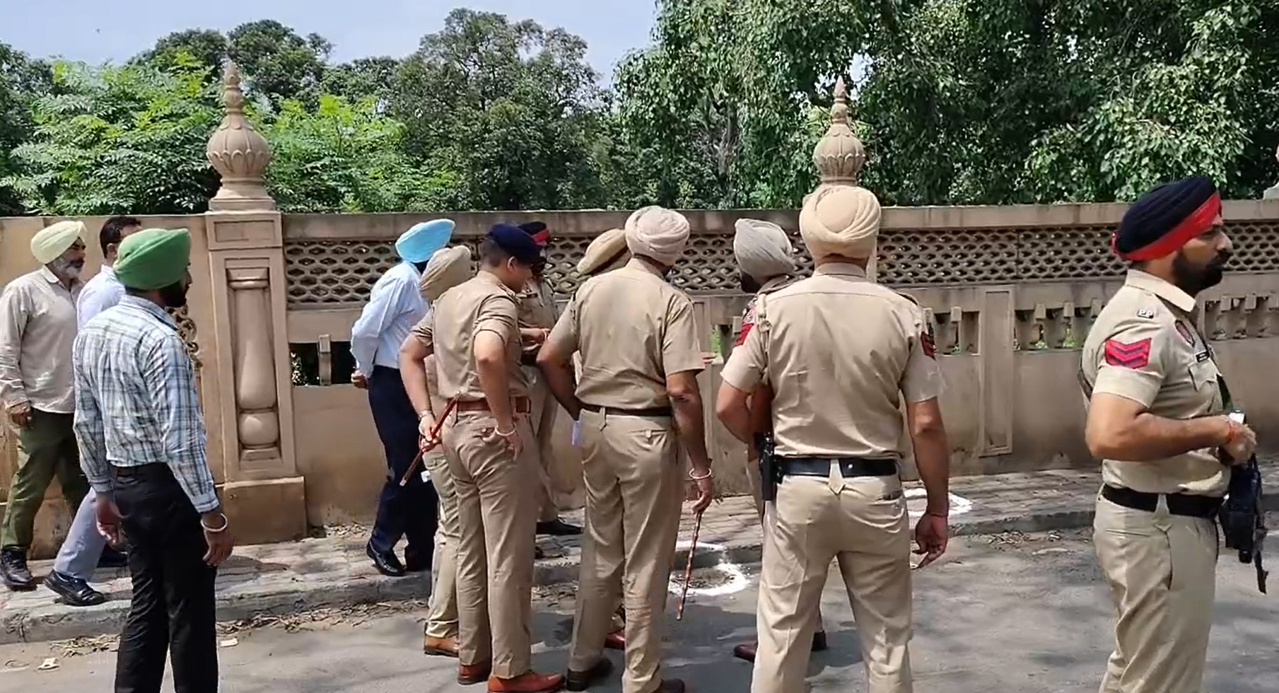 ਅੰਮ੍ਰਿਤਸਰ 'ਚ ਵੱਡਾ Encounter, ਪੁਲਸ ਤੇ ਬਦਮਾਸ਼ਾਂ ਵਿਚਾਲੇ ਜ਼ਬਰਦਸਤ ਮੁਕਾਬਲਾ