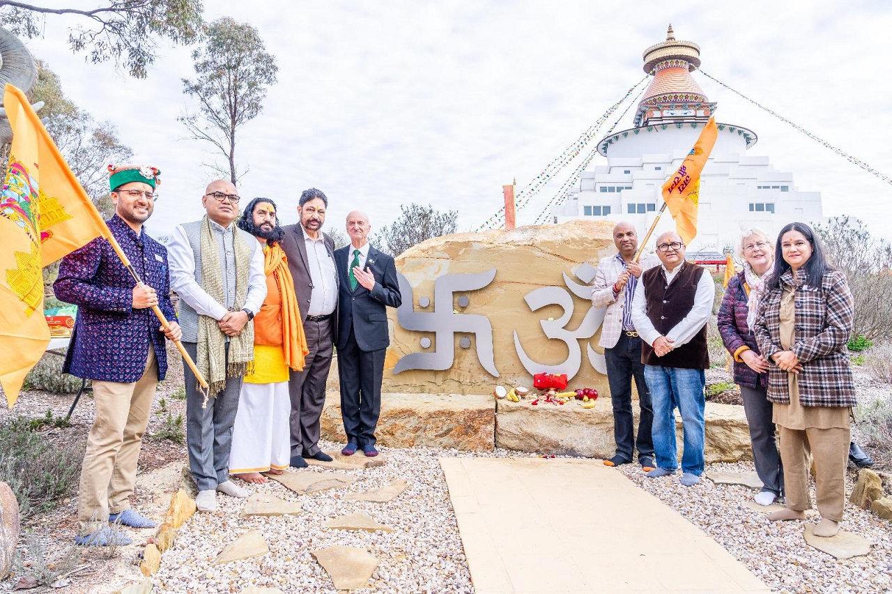 ਆਸਟ੍ਰੇਲੀਆ : ਪੀਸ ਪਾਰਕ ''ਚ “ਸਵਾਸਤਿਕ” ਤੇ “ਓਮ” ਚਿੰਨ੍ਹਾਂ ਦੀ ਸਥਾਪਤੀ (ਤਸਵੀਰਾਂ)