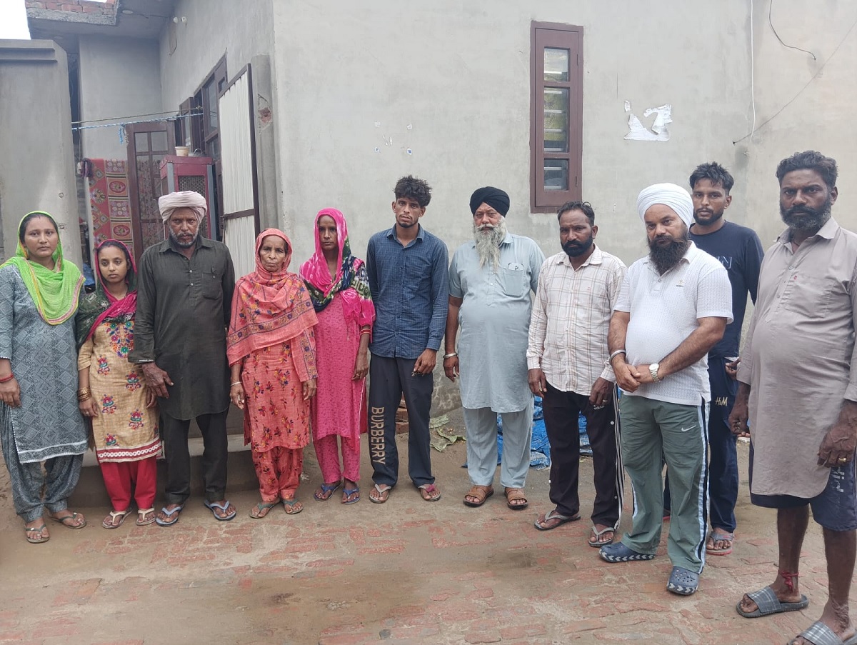 ਭਾਂਡੇ ਵੇਚਣ ਆਈ ਔਰਤ ਦੋ ਘਰਾਂ ''ਚ ਹੱਥ ਕਰ ਗਈ ਸਾਫ, ਔਰਤਾਂ ਨੂੰ ਨਸ਼ੀਲੀ ਚੀਜ਼ ਸੁੰਘਾ...