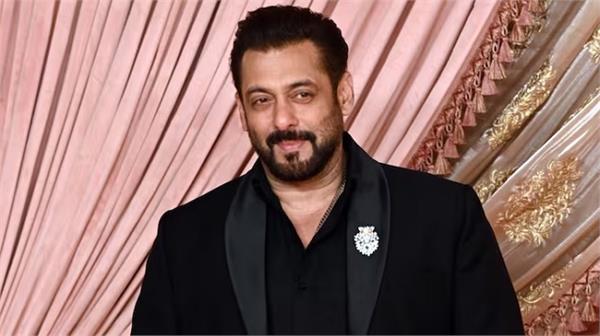 wanting meet salman khan three boys ran delhi