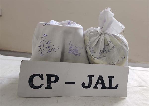 2 accused arrested with 1 kg heroin and 2 pistols