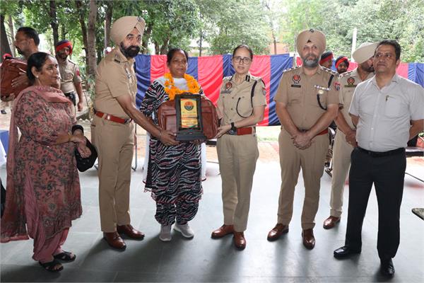 commissionerate police jalandhar farewell to 9 police officers on retirement