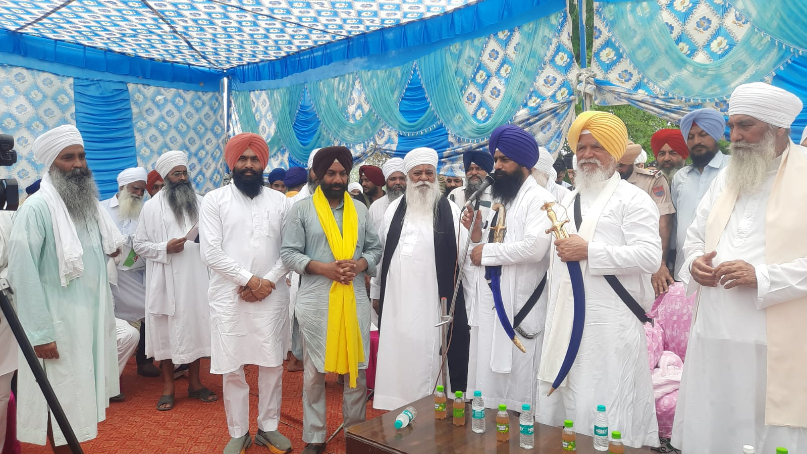 ਪੰਚ ਬਲਵਿੰਦਰ ਸਿੰਘ ਚੰਨਣਵਾਲ ਦਾ ਜਥੇਦਾਰ ਗੜਗੱਜ ਨੇ ਕੀਤਾ ਸਨਮਾਨ, ਗੁਰੂ ਵਾਲਾ ਜੀਵਨ ਅਪਣਾਉਣ ਦਾ ਲਿਆ ਸੰਕਲਪ
