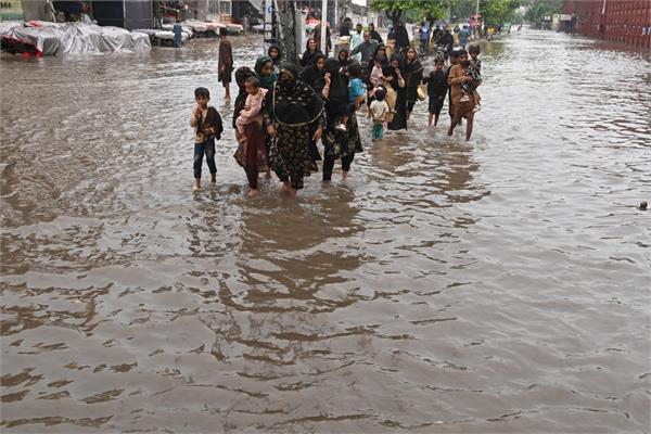heavy rains in  western punjab