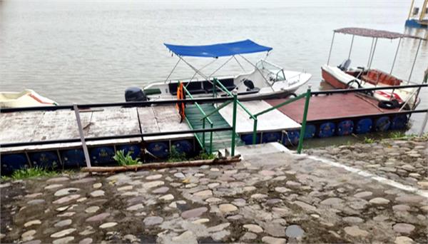 water level in pong dam 42 feet below danger mark