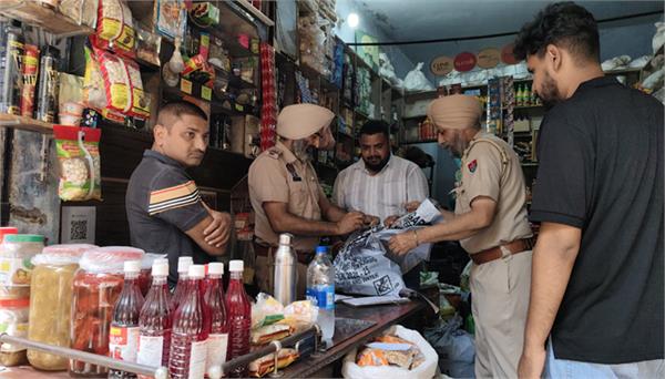 shopkeeper selling duplicate goods in the name of another company