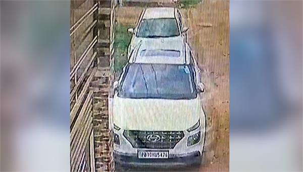 traffic police issues challan for car parked at home