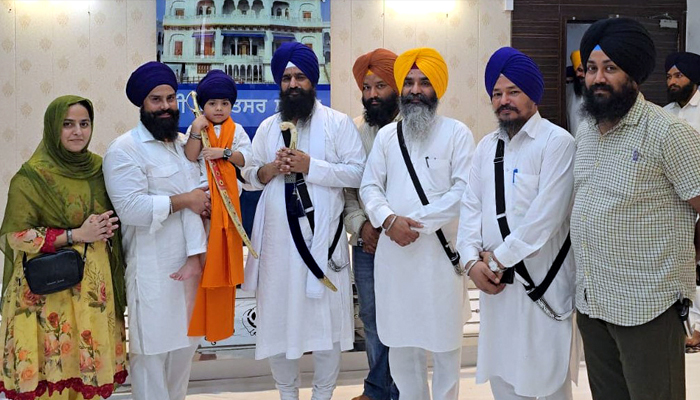 ਦੇਸ਼-ਵਿਦੇਸ਼ ’ਚ ਗੱਤਕੇ ਦੇ ਜ਼ੌਹਰ ਦਿਖਾਉਣ ਵਾਲੇ ਚਾਰ ਸਾਲਾ ਬੱਚੇ ਨੂੰ ਜਥੇ. ਗੜਗੱਜ ਨੇ ਕੀਤਾ ਸਨਮਾਨਿਤ