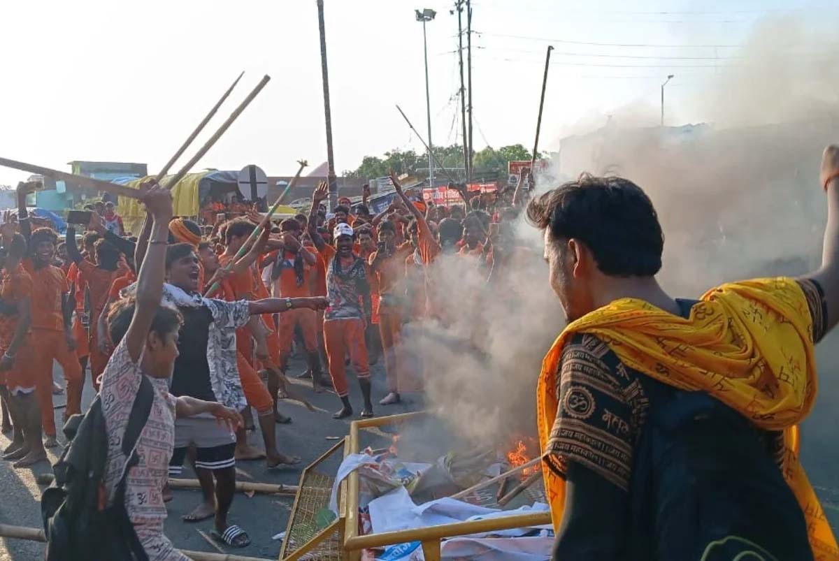 ਬਸਤੀ ’ਚ ਕਾਂਵੜੀਆਂ ਵੱਲੋਂ ਹੰਗਾਮਾ, ਬੈਰੀਅਰ ਤੇ ਪੋਸਟਰ ਸਾੜੇ