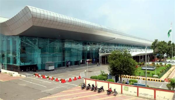 amritsar airport receives bomb threat