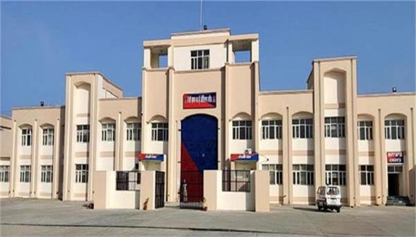 12 mobiles  chargers and batteries recovered from central jail
