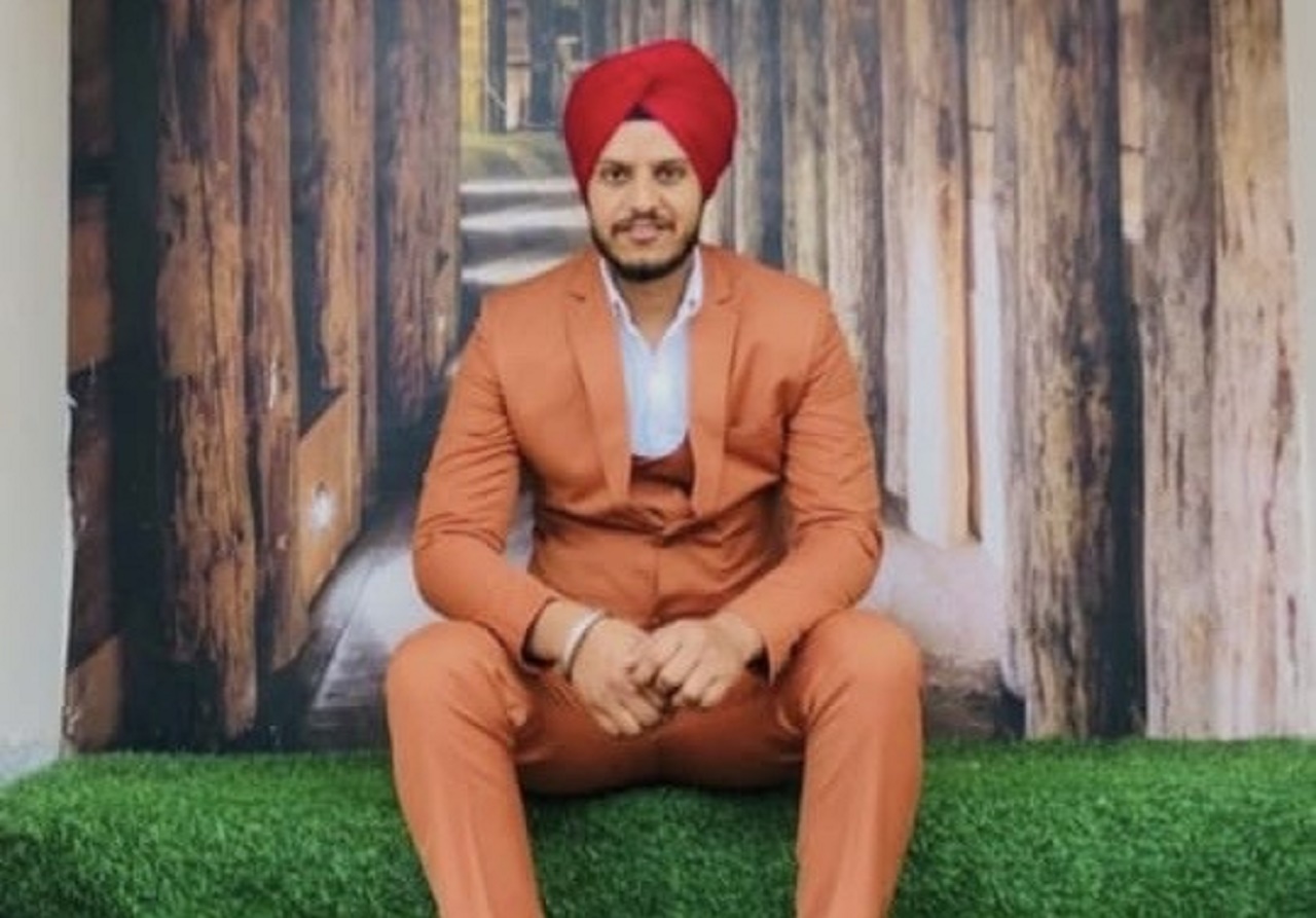 ਜ਼ਮੀਨੀ ਝਗੜੇ ''ਚ ਗੁਆਂਢੀਆਂ ਨੇ ਤੇਜ਼ਧਾਰ ਹਥਿਆਰਾਂ ਨਾਲ ਵੱਢ''ਤਾ ਨੌਜਵਾਨ ਮੁੰਡਾ, ਮੌਕੇ ''ਤੇ ਹੀ ਹੋ ਗਈ ਮੌਤ