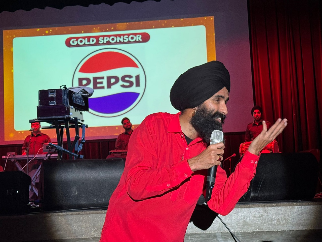 ਪੰਜਾਬੀ ਕਲਚਰਲ ਐਸੋਸੀਏਸ਼ਨ ਨੇ ਕਰਵਾਇਆ ਕੰਵਰ ਗਰੇਵਾਲ ਦਾ ਸ਼ਾਨਦਾਰ ਸ਼ੋਅ, ਗਾਇਕ ਨੇ ਗੀਤਾਂ ਰਾਹੀਂ ਕੀਲੇ ਸਰੋਤੇ