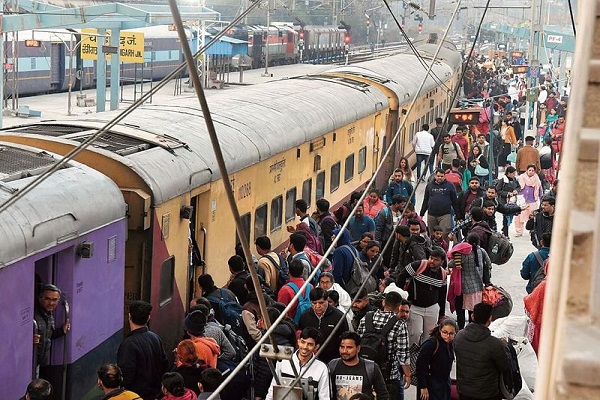 ਦੀਵਾਲੀ ''ਤੇ Trains ਰਾਹੀਂ ਘਰ ਜਾਣ ਵਾਲੇ ਲੋਕਾਂ ਲਈ ਜ਼ਰੂਰੀ ਖ਼ਬਰ, 2 ਮਹੀਨੇ ਪਹਿਲਾਂ ਹੀ...