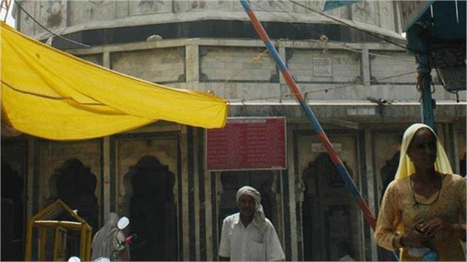 ਕਾਲਕਾਜੀ ਮੰਦਰ ''ਚ ਸ਼ਰਧਾਲੂ ਨਾਲ ਹੋਈ ਲੜਾਈ ''ਚ ਪੁਜਾਰੀ ਦੀ ਮੌਤ, ਫੈਲੀ ਸਨਸਨੀ