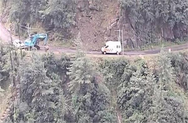 car fell into a deep gorge  three people died