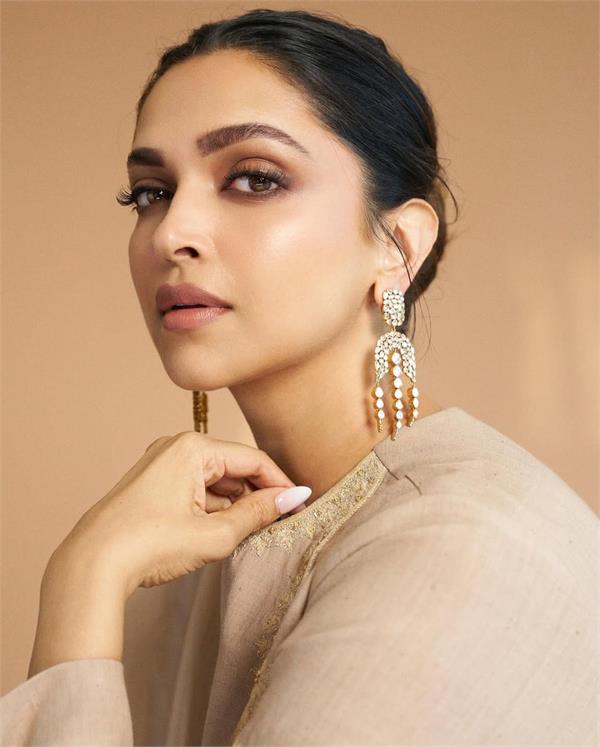 deepika padukone praises icc  s new rule for female cricketers