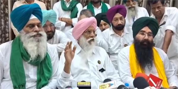 farmers started gathering at jantar mantar in delhi for   kisan mahapanchayat  