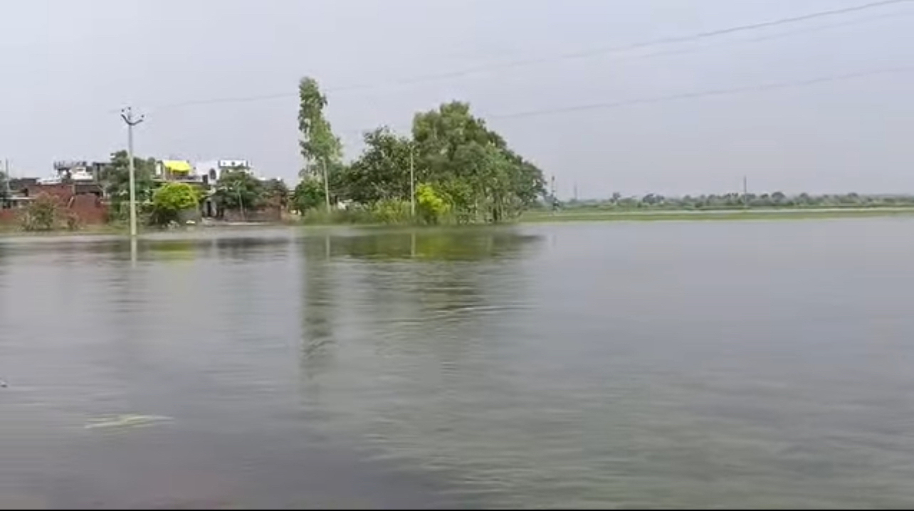 ਗੁਰਦਾਸਪੁਰ: 323 ਪਿੰਡਾਂ ’ਚ ਤਬਾਹੀ ਮਚਾ ਚੁੱਕੀ ਹੱਦਾਂ ਤੋਂ ਬਾਹਰ ਹੋਈ ਰਾਵੀ, 187 ਪਿੰਡਾਂ ’ਚ ਠੱਪ ਬਿਜਲੀ ਸਪਲਾਈ