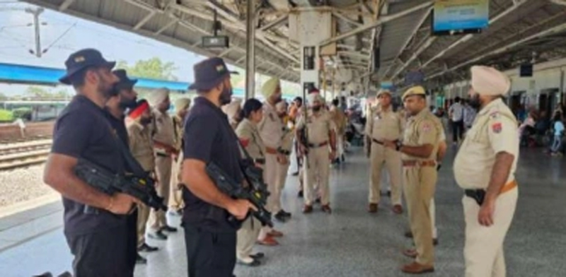 DGP ਗੌਰਵ ਯਾਦਵ ਦੀ ਸਖ਼ਤੀ! ਪੰਜਾਬ ''ਚ ਵਧਾਈ ਗਈ ਸੁਰੱਖਿਆ, ਰੇਲਵੇ ਸਟੇਸ਼ਨਾਂ ’ਤੇ ਲੱਗੇ ਵਿਸ਼ੇਸ਼ ਨਾਕੇ