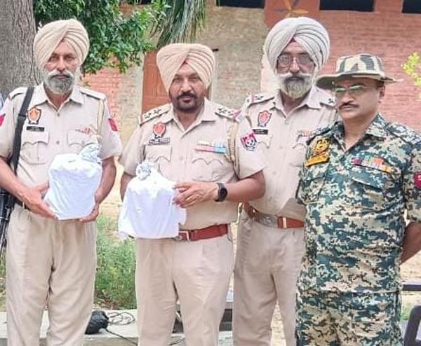 heroin worth over rs 15 crore seized near india pakistan border