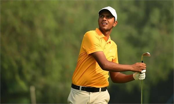 ahlawat tied for 25th  shubhankar misses the cut