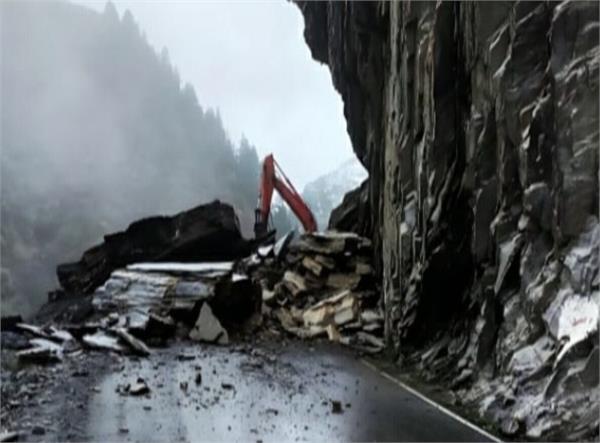 badrinath highway affected  19 rural roads closed in chamoli district