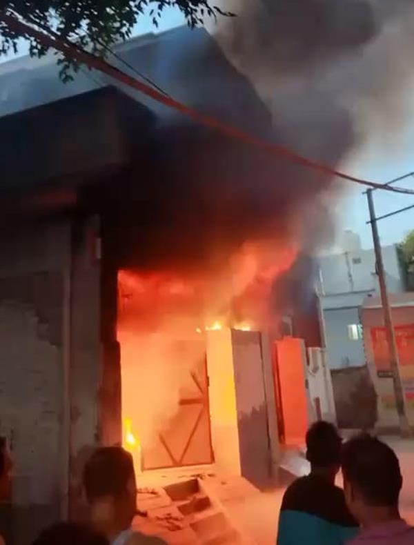 terrible fire breaks out in tent store