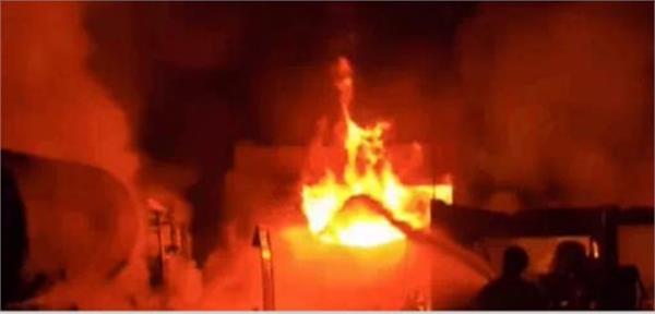 big in tanker blast case people block road