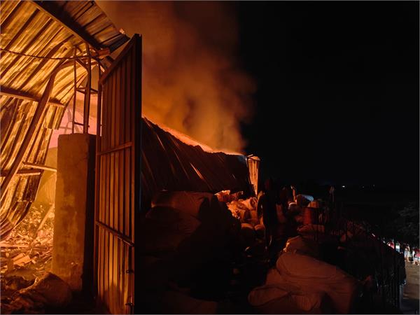 massive fire breaks out in woolen mill in ludhiana