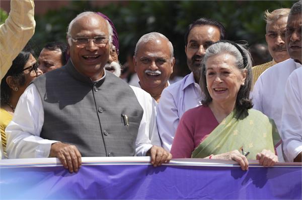 government not understand how to deal tariff issue  kharge