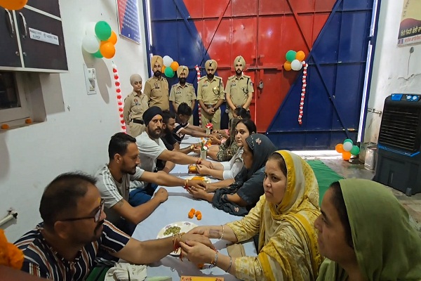 ਪੰਜਾਬ ਸਰਕਾਰ ਨੇ ਕੈਦੀਆਂ ਨੂੰ ਦਿੱਤੀ ਵਿਸ਼ੇਸ਼ ਛੋਟ, ਰੱਖੜੀ ਵਾਲੇ ਦਿਨ ਜੇਲ੍ਹਾਂ 'ਚ...