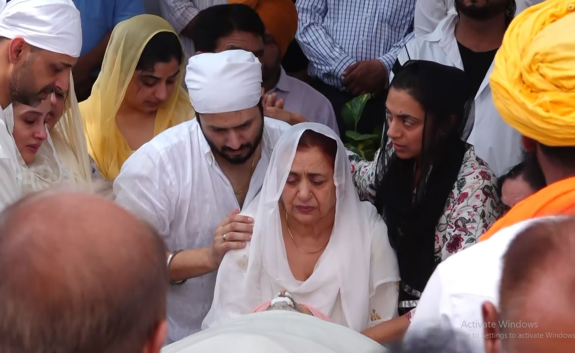 ਜਾਂਦੇ-ਜਾਂਦੇ ਰੁਆ ਗਿਆ ਸਾਰੀ ਦੁਨੀਆ ਨੂੰ ਹਸਾਉਣ ਵਾਲਾ ! ਆਪਣੇ ''ਆਖ਼ਰੀ'' ਸਫ਼ਰ ''ਤੇ ਨਿਕਲੇ ''ਭੱਲਾ ਸਾਬ੍ਹ''