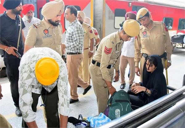 search operation at railway station in view of august 15