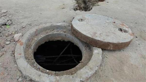 three youths died due to poisonous gas