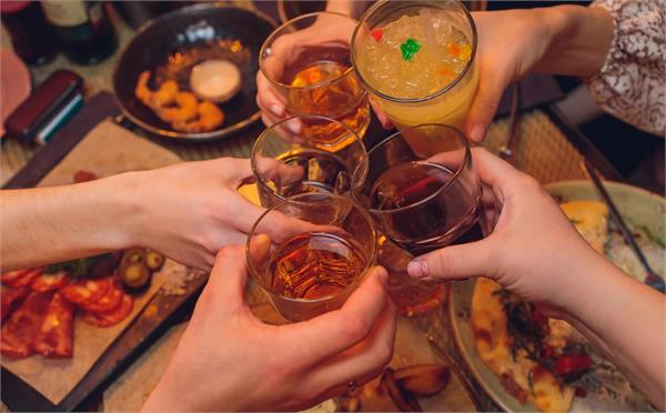 women drinking alcohol