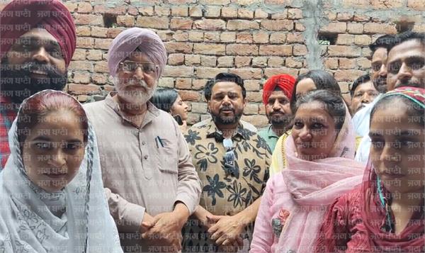 actor karamjit anmol visits the homes of sisters who passed ugc net exam