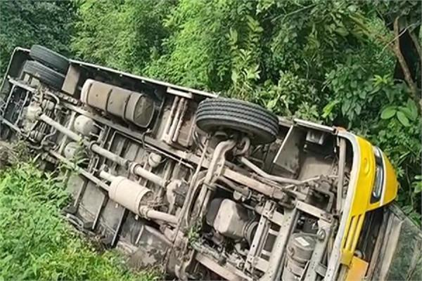private school bus children overturns