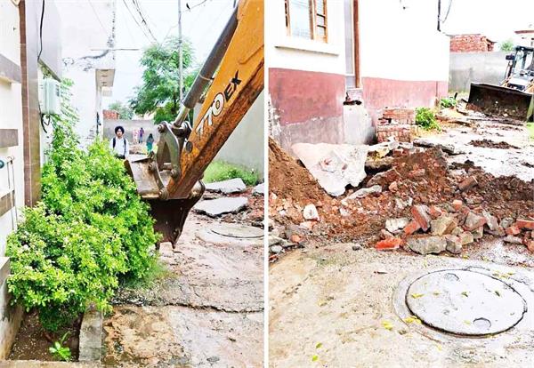 batala municipal corporation team demolishes illegal construction