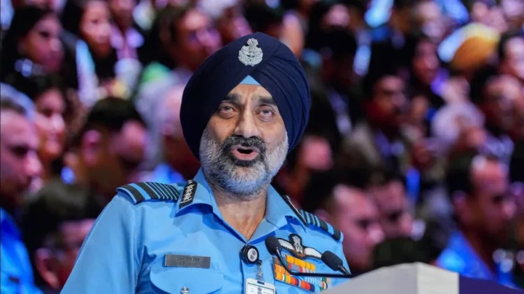 ''ਸਿਆਸੀ ਇੱਛਾ ਸ਼ਕਤੀ, ਸਪੱਸ਼ਟ ਨਿਰਦੇਸ਼ ਅਤੇ ਕੋਈ ਰੋਕ-ਟੋਕ ਨਹੀਂ'' ''ਆਪ੍ਰੇਸ਼ਨ ਸਿੰਦੂਰ'' ਦੀ ਸਫਲਤਾ ''ਤੇ ਬੋਲੇ IAF ਮੁਖੀ