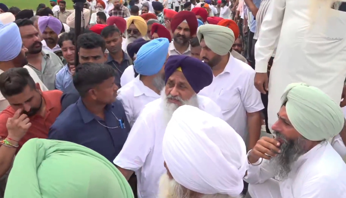 ਅਜਨਾਲਾ ਵਿਖੇ ਹੜ੍ਹ ਪ੍ਰਭਾਵਿਤ ਖੇਤਰਾਂ ਦਾ ਸੁਖਬੀਰ ਬਾਦਲ ਨੇ ਲਿਆ ਜਾਇਜ਼ਾ, ਦਿੱਤਾ ਹਰ ਸੰਭਵ ਮਦਦ ਦਾ ਭਰੋਸਾ