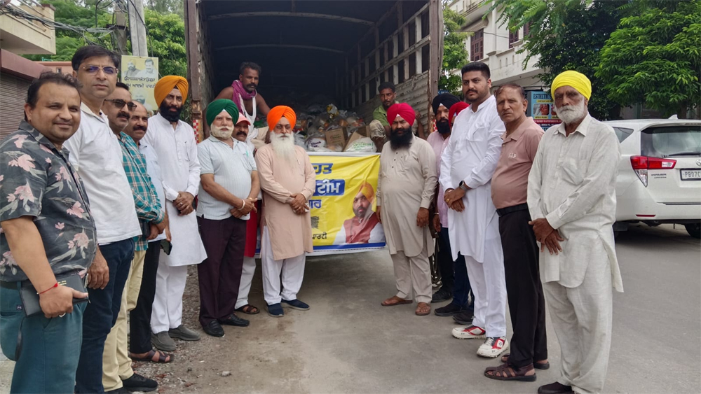 CM ਮਾਨ ਵੱਲੋਂ ਟਾਂਡਾ ਦੇ ਹੜ੍ਹ ਪ੍ਰਭਾਵਿਤ ਇਲਾਕਿਆਂ ਲਈ 3 ਟਰੱਕ ਰਾਹਤ ਸਮੱਗਰੀ ਭੇਜੇ ਗਏ