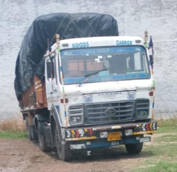 accused arrested with same number plate
