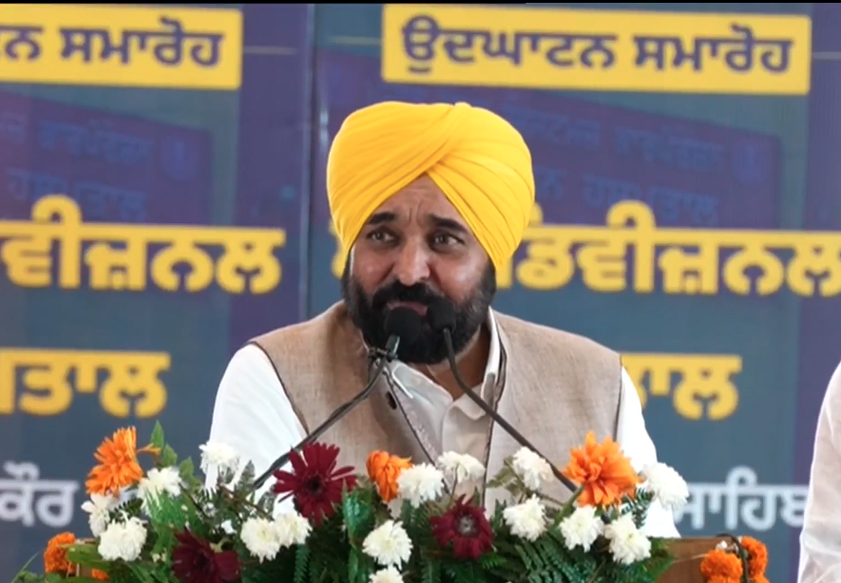 CM ਭਗਵੰਤ ਮਾਨ ਵੱਲੋਂ ਸ੍ਰੀ ਚਮਕੌਰ ਸਾਹਿਬ ਦੇ ਲੋਕਾਂ ਨੂੰ ਵੱਡੀ ਸੌਗਾਤ, ਵਿਰੋਧੀਆਂ 'ਤੇ ਸਾਧੇ ਨਿਸ਼ਾਨੇ