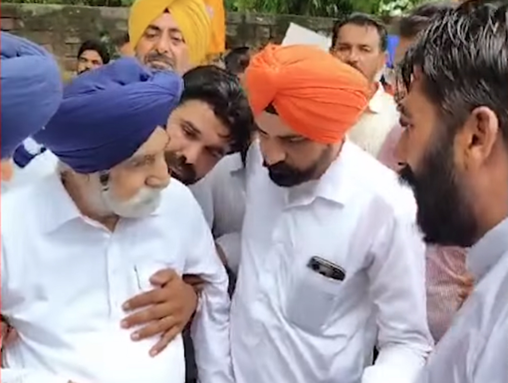 ਸਾਬਕਾ ਮੰਤਰੀ ਸਿਕੰਦਰ ਸਿੰਘ ਮਲੂਕਾ ਦੀ ਵਿਗੜੀ ਸਿਹਤ, ਲਿਜਾਇਆ ਗਿਆ ਹਸਪਤਾਲ