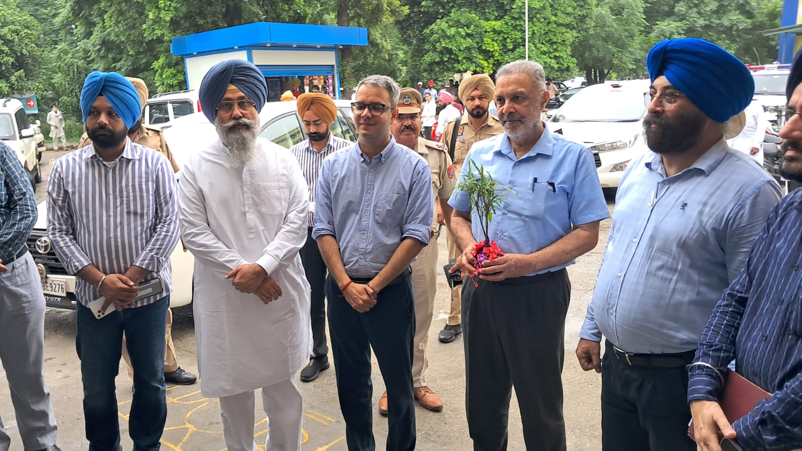ਤਰਨਤਾਰਨ ਹਸਪਤਾਲ ਦਾ ਸਿਹਤ ਮੰਤਰੀ ਨੇ ਕੀਤਾ ਦੌਰਾ, ਸੁਰੱਖਿਆ ਨੂੰ ਲੈ ਕੇ ਉੱਠੇ ਕਈ ਸਵਾਲ