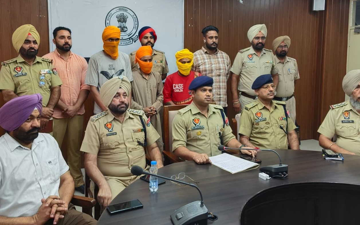 ''ਆਪ'' ਵਿਧਾਇਕ ਦੀ ਕੋਠੀ ''ਤੇ ਲਿਖੇ ਗਏ ਖ਼ਾਲਿਸਤਾਨੀ ਨਾਅਰੇ! ਪੁਲਸ ਵੱਲੋਂ ਤਿੰਨ ਨੌਜਵਾਨ ਗ੍ਰਿਫ਼ਤਾਰ