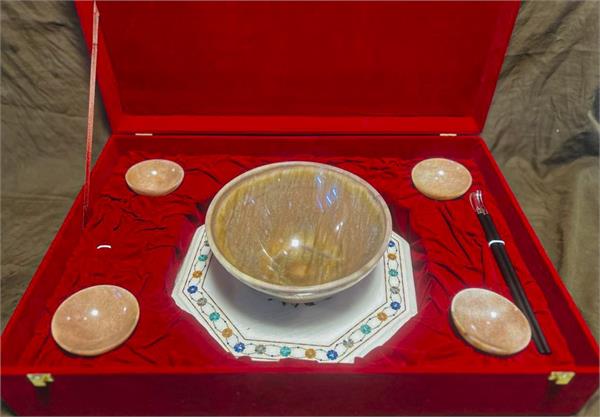narendra modi japan prime minister gift